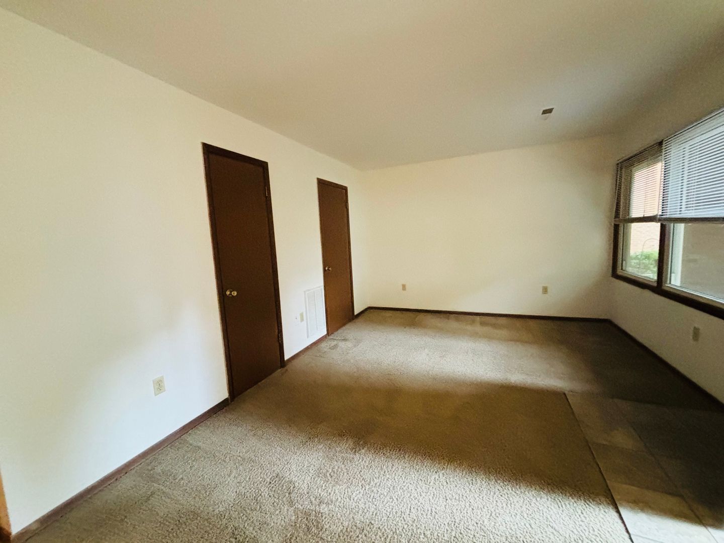 1744 Donlee Dr – photo 3