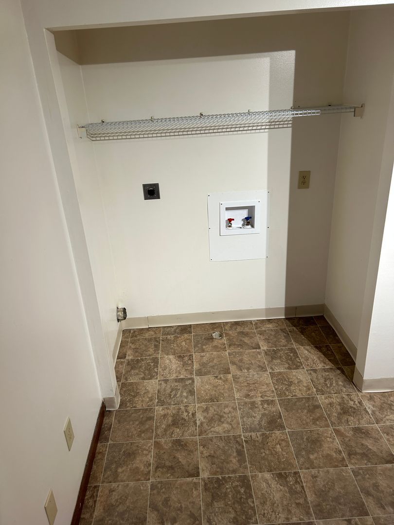 1115 Stephenson Dr unit 1350B – photo 5