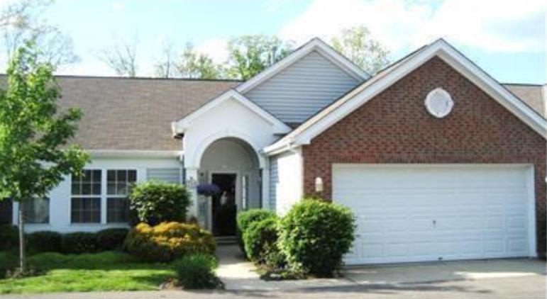 210 Elmwood Dr – photo 1
