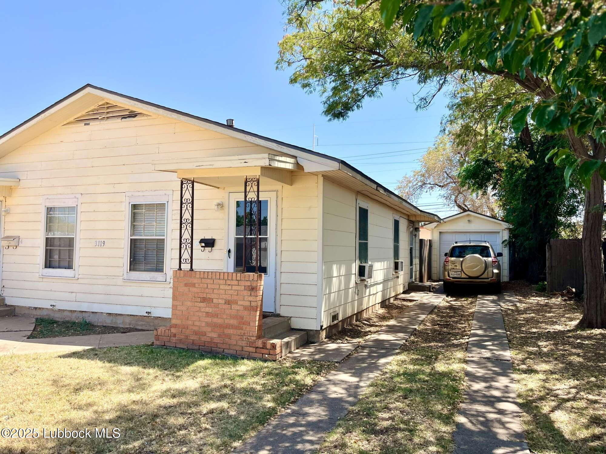 3119 33rd St #B – photo 2