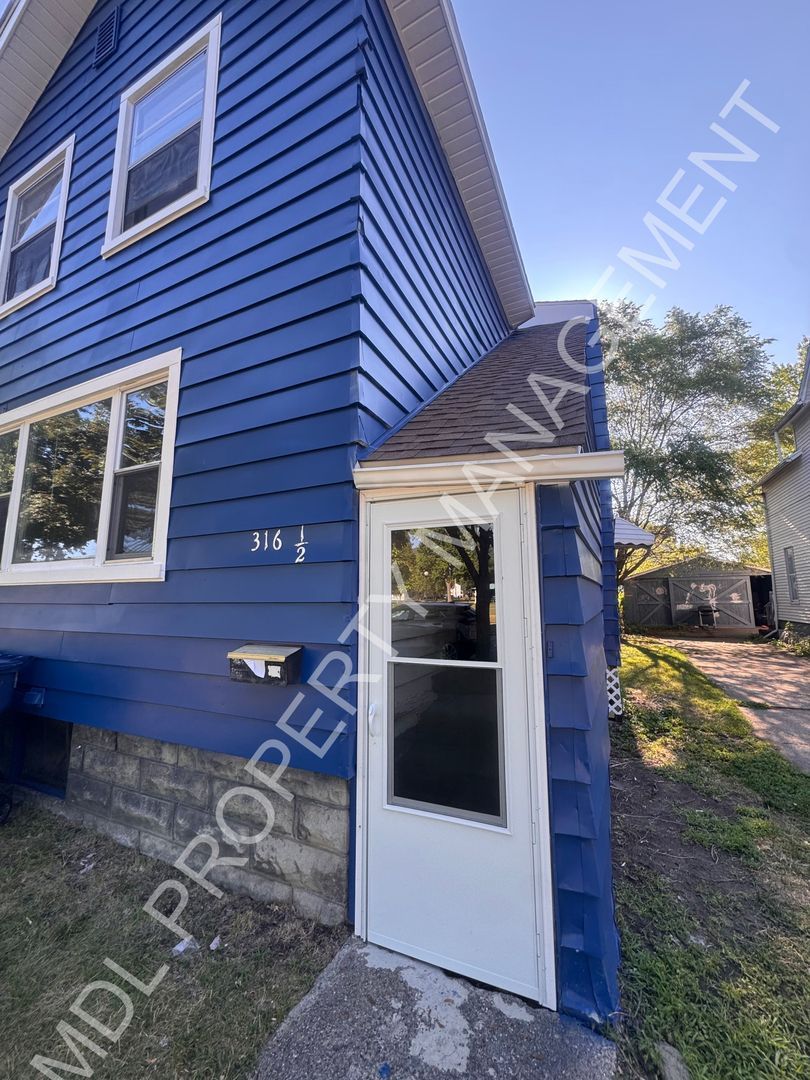 316 N Jackson St unit #2 – photo 1