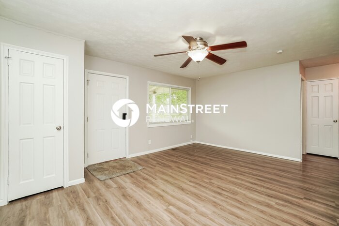 821 Exeter Rd – photo 5