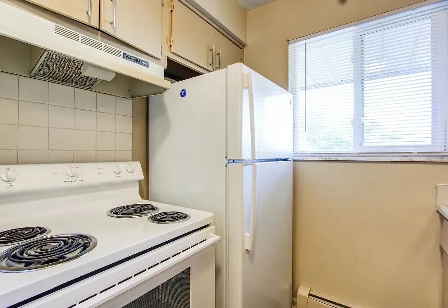 Country Club Apartments – photo 3