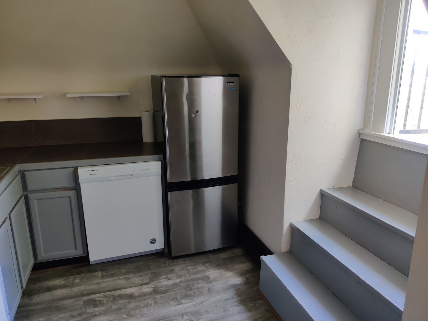 125 Roup Ave unit Apt. 3 – photo 2
