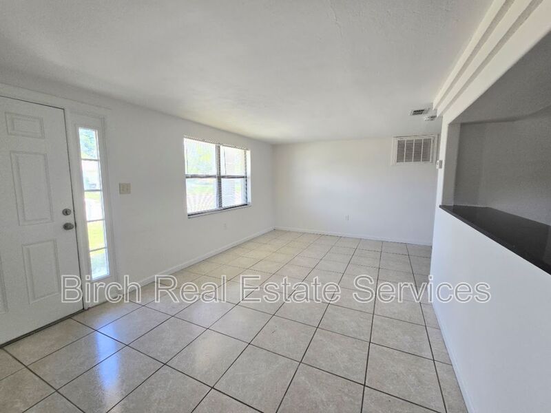 1247 Chelsea Ln – photo 3