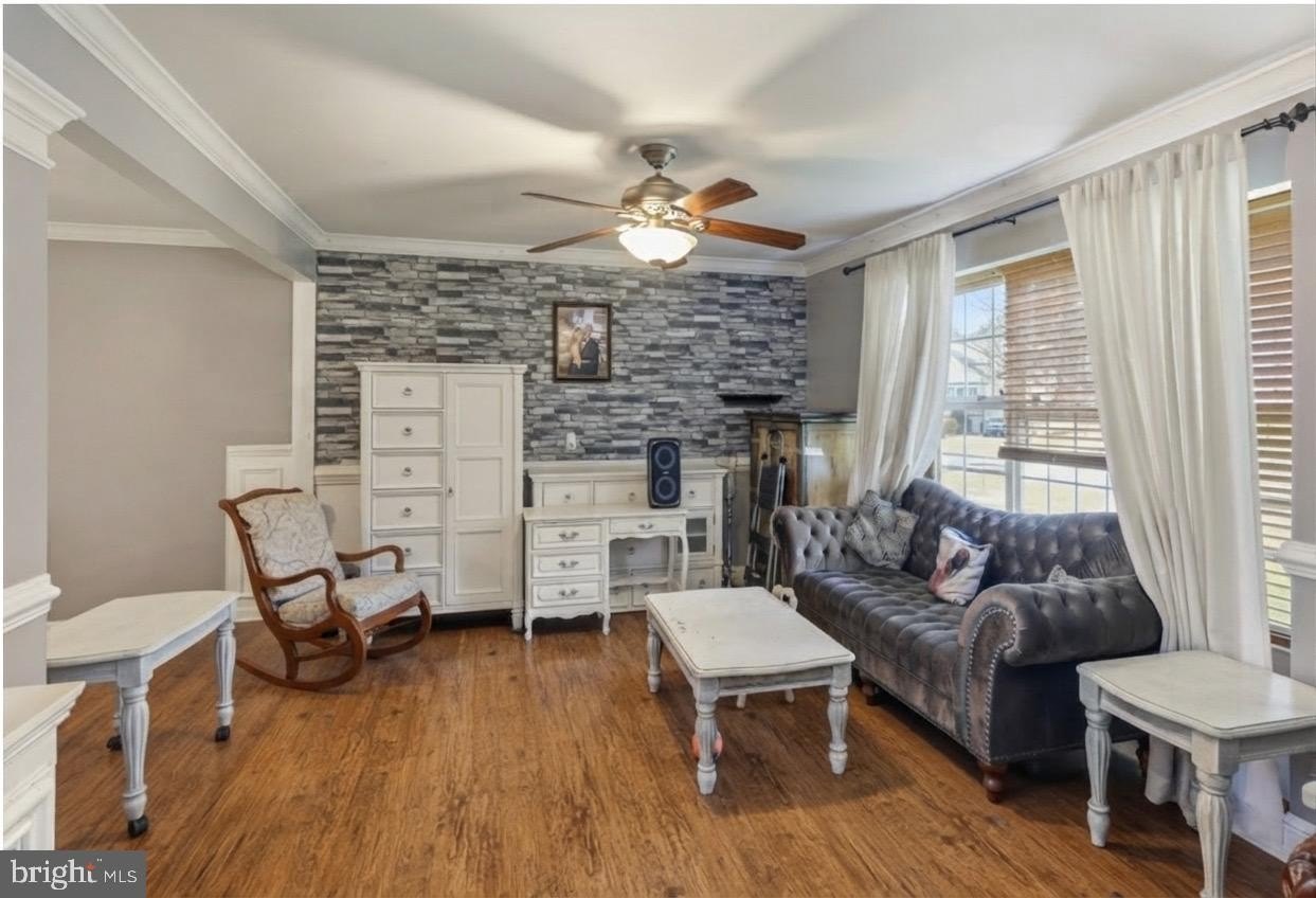 914 Schuyler Pl – photo 2