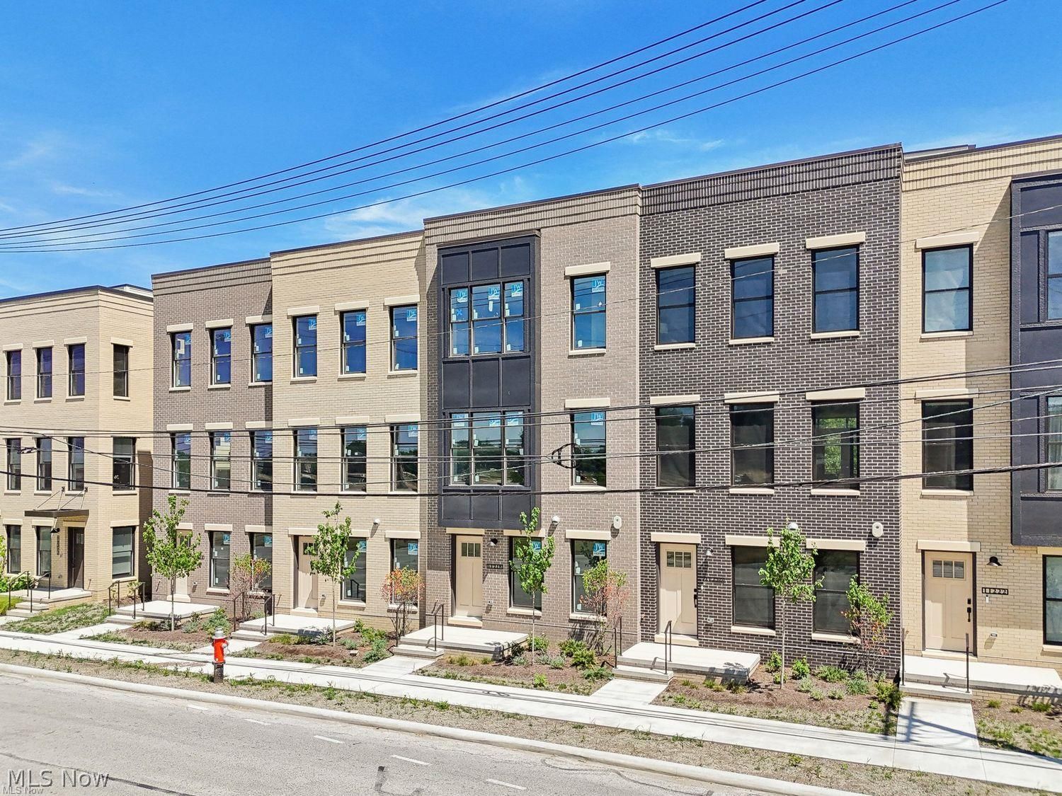 11214 N Park Pl – photo 1