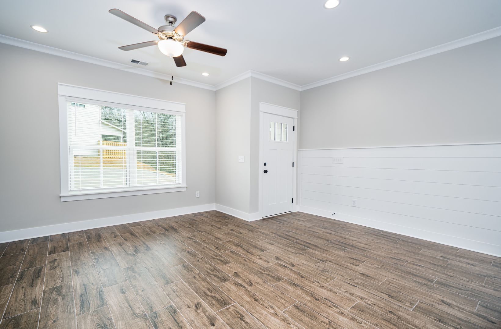 1524 Cottage Grv – photo 2
