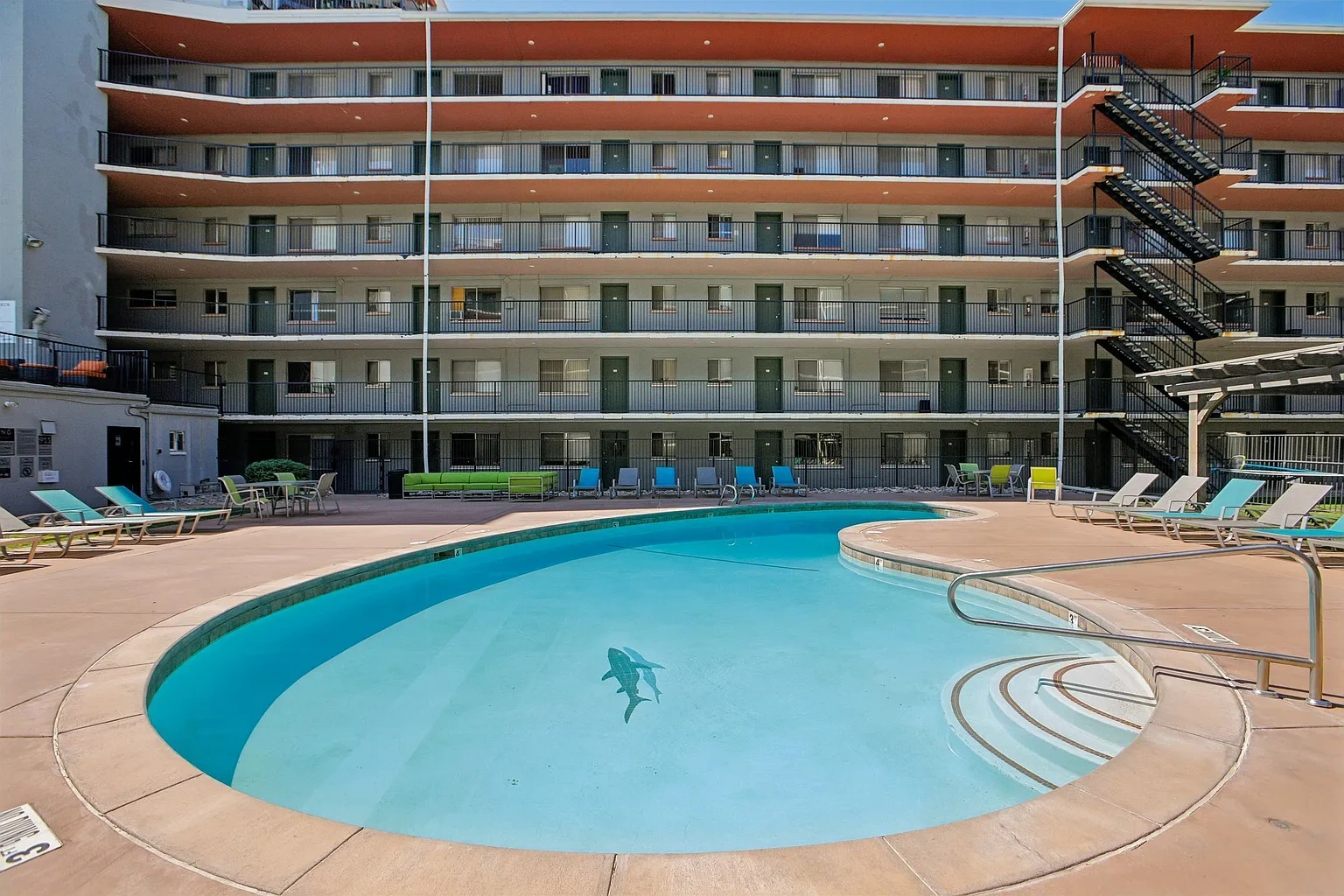 Towers on Main Apartments – photo 3