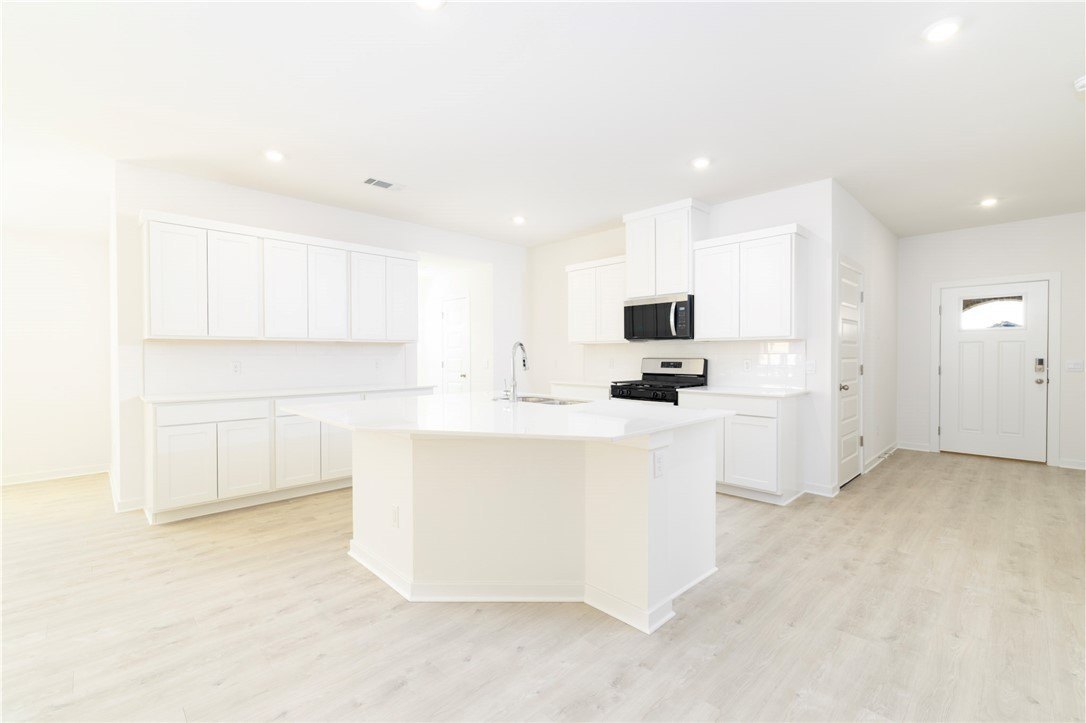 581 Crystal Dr – photo 4