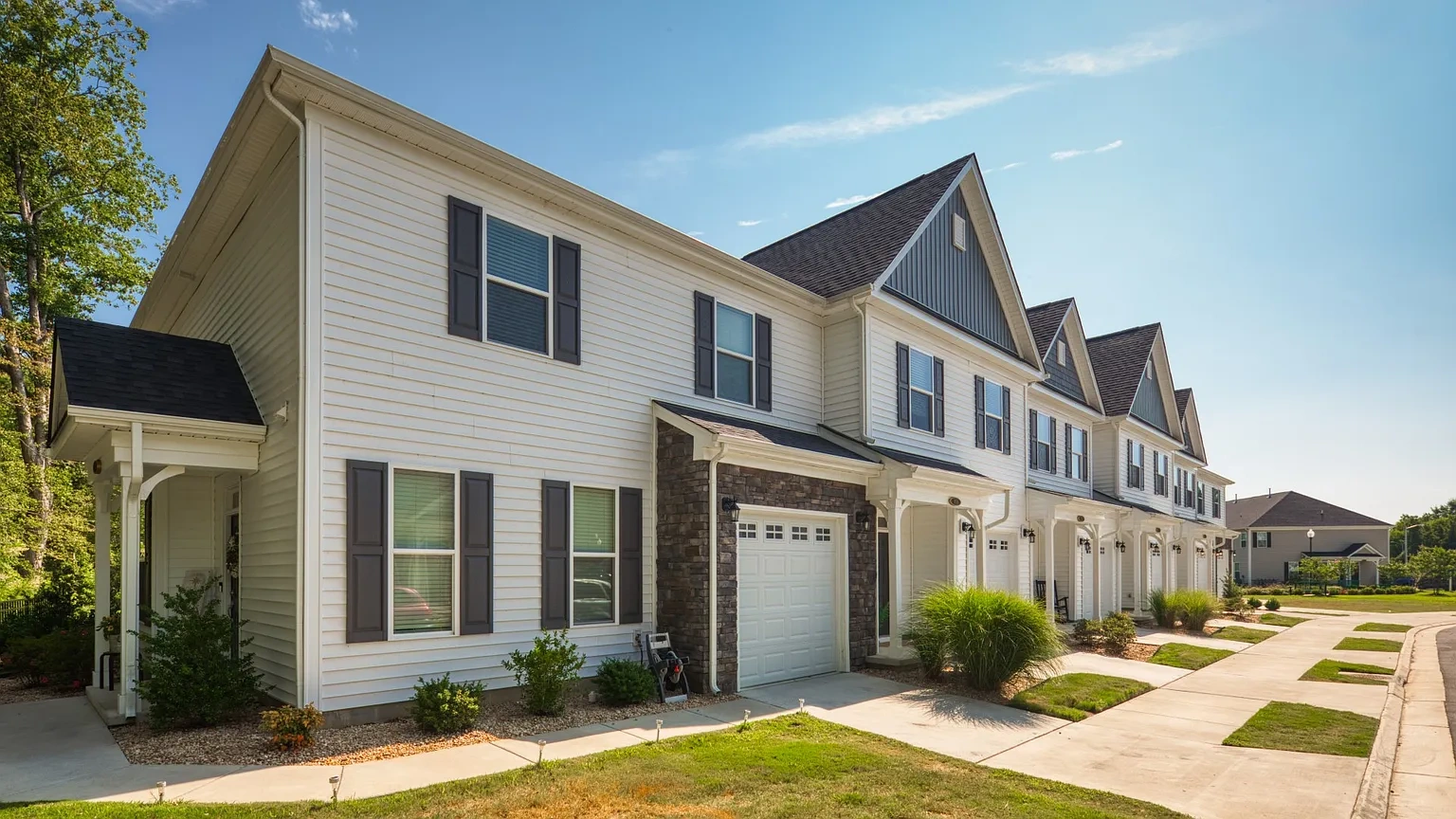 Hillpoint Preserve Townhome Apartments – photo 5