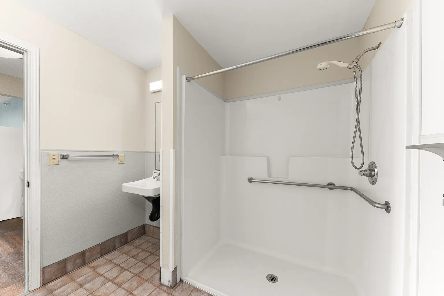 206 Flats – photo 4