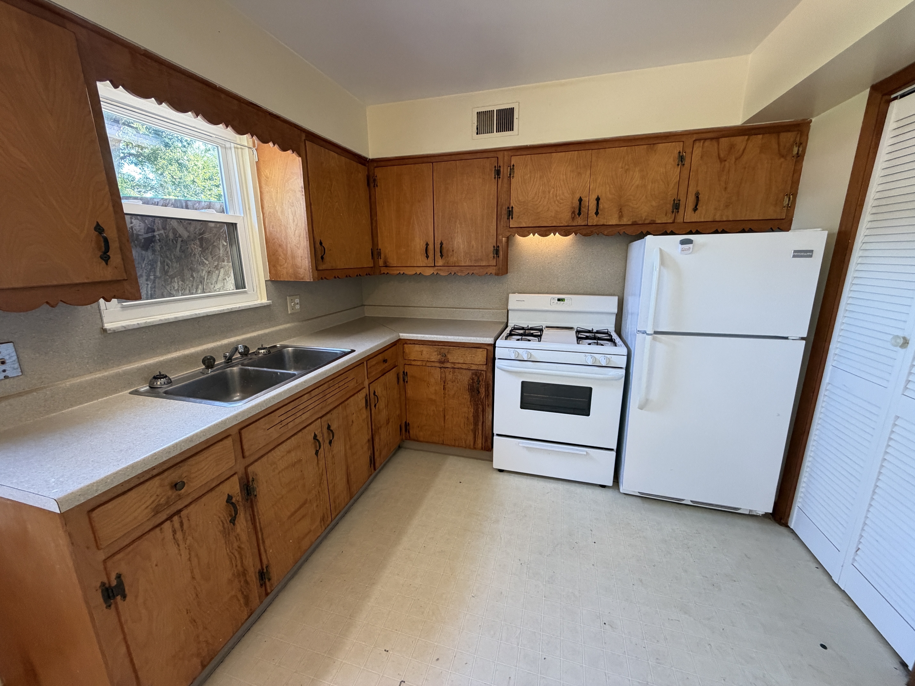 400 Pickrelltown St – photo 4
