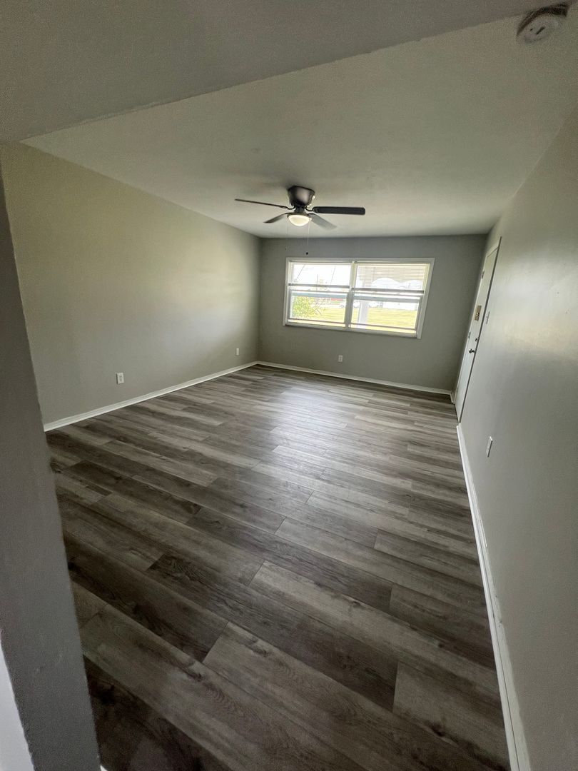 4241 Manhattan Ave unit 4241 - 2 – photo 4