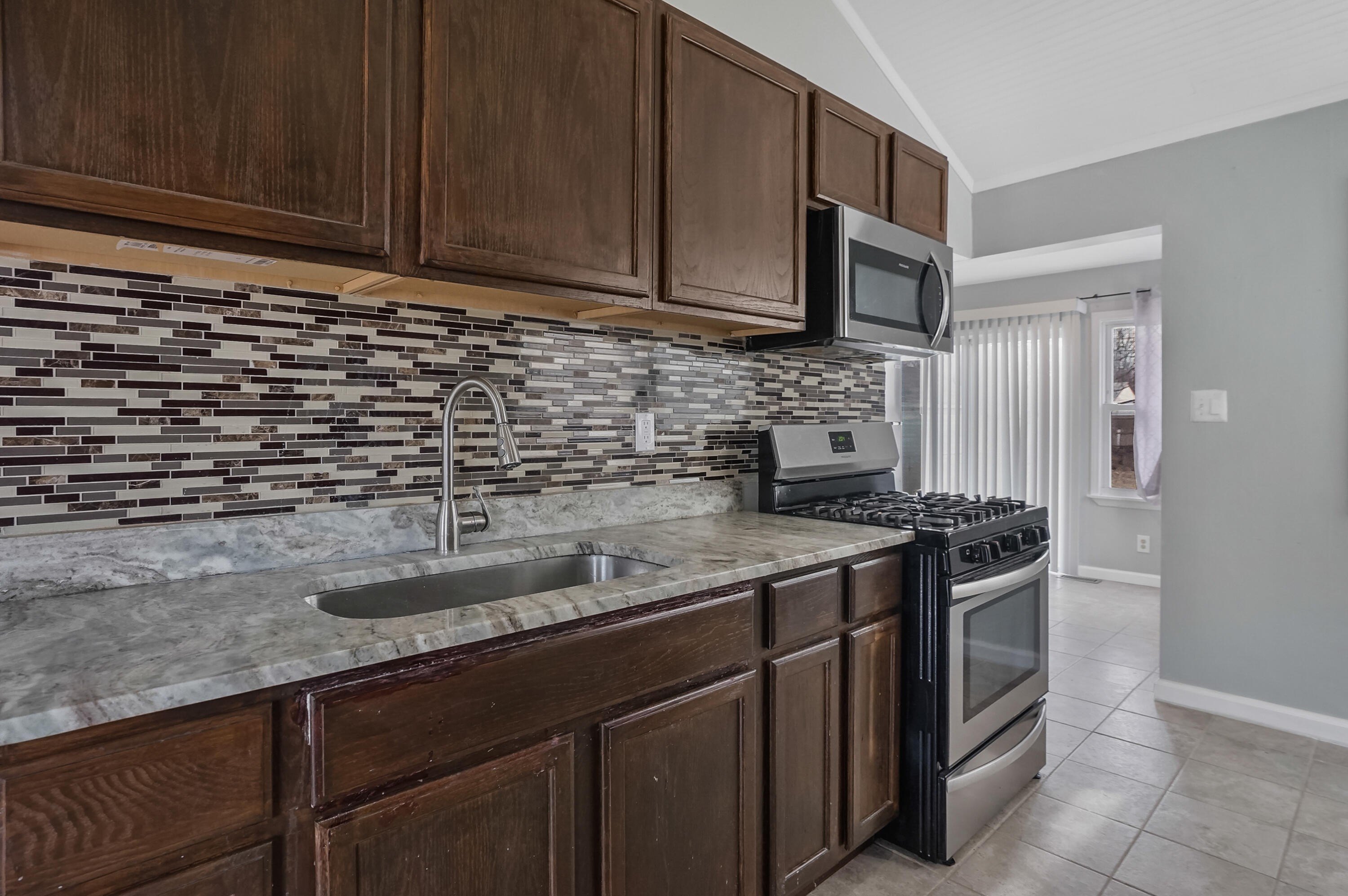 22000 Cunningham Ave – photo 3