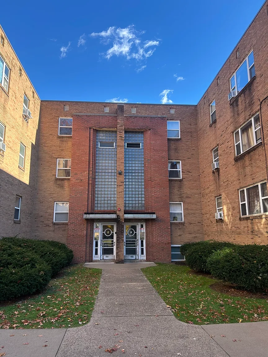 Devonshire Apartments – photo 2
