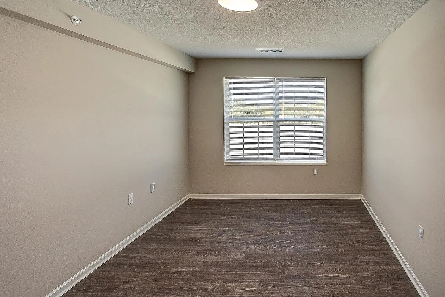 McKay Manor – photo 1