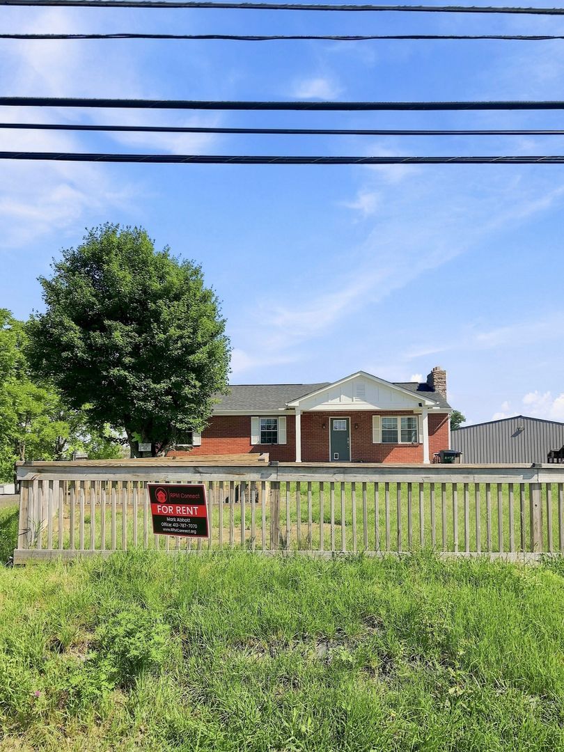 7906 Steubenville Pike unit Upper Unit – photo 1