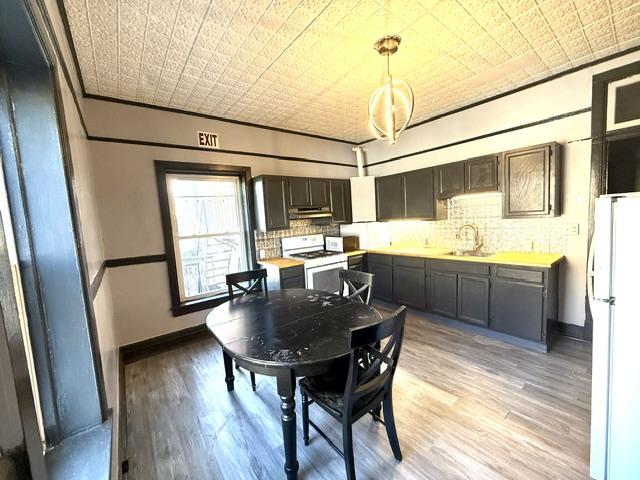 220 E State St unit 4 – photo 1