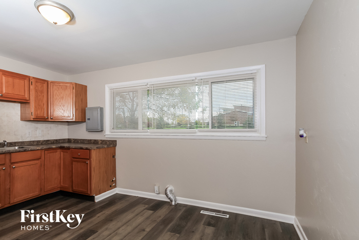 3704 Homecomer Dr – photo 5
