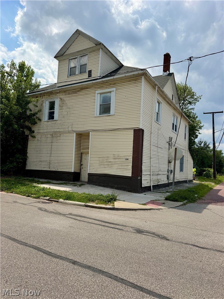 3654 E 53rd St #1, Cleveland – photo 2