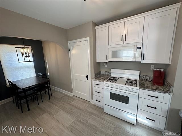 21503 Collingham Ave – photo 5