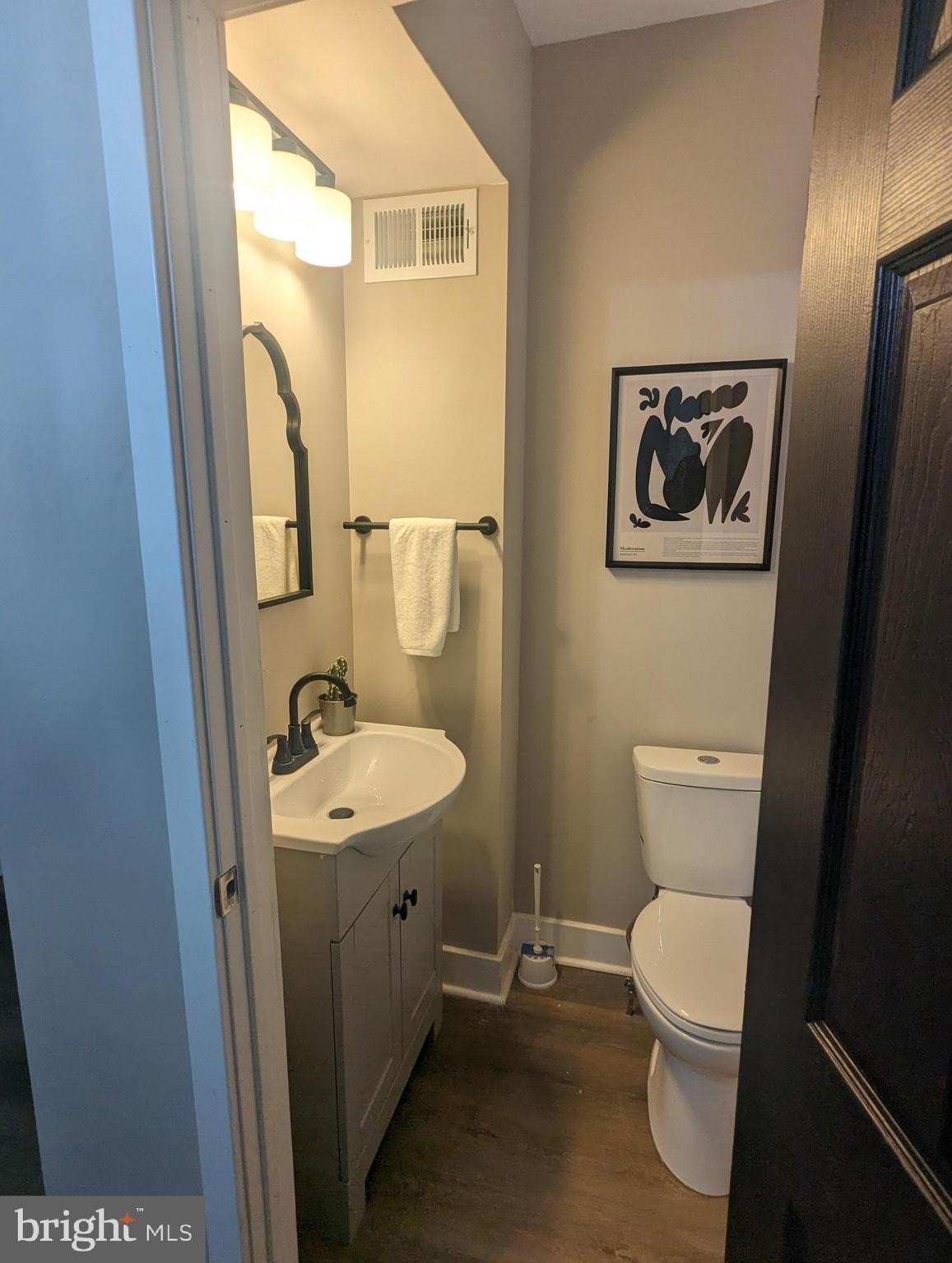 6721 N Woodstock St – photo 4
