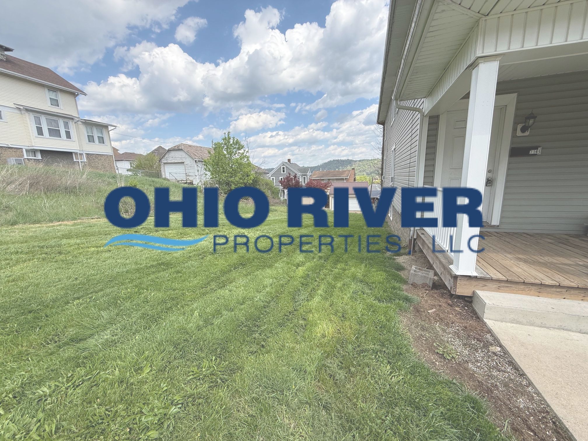 714 Elm St unit 714 1/2 – photo 2