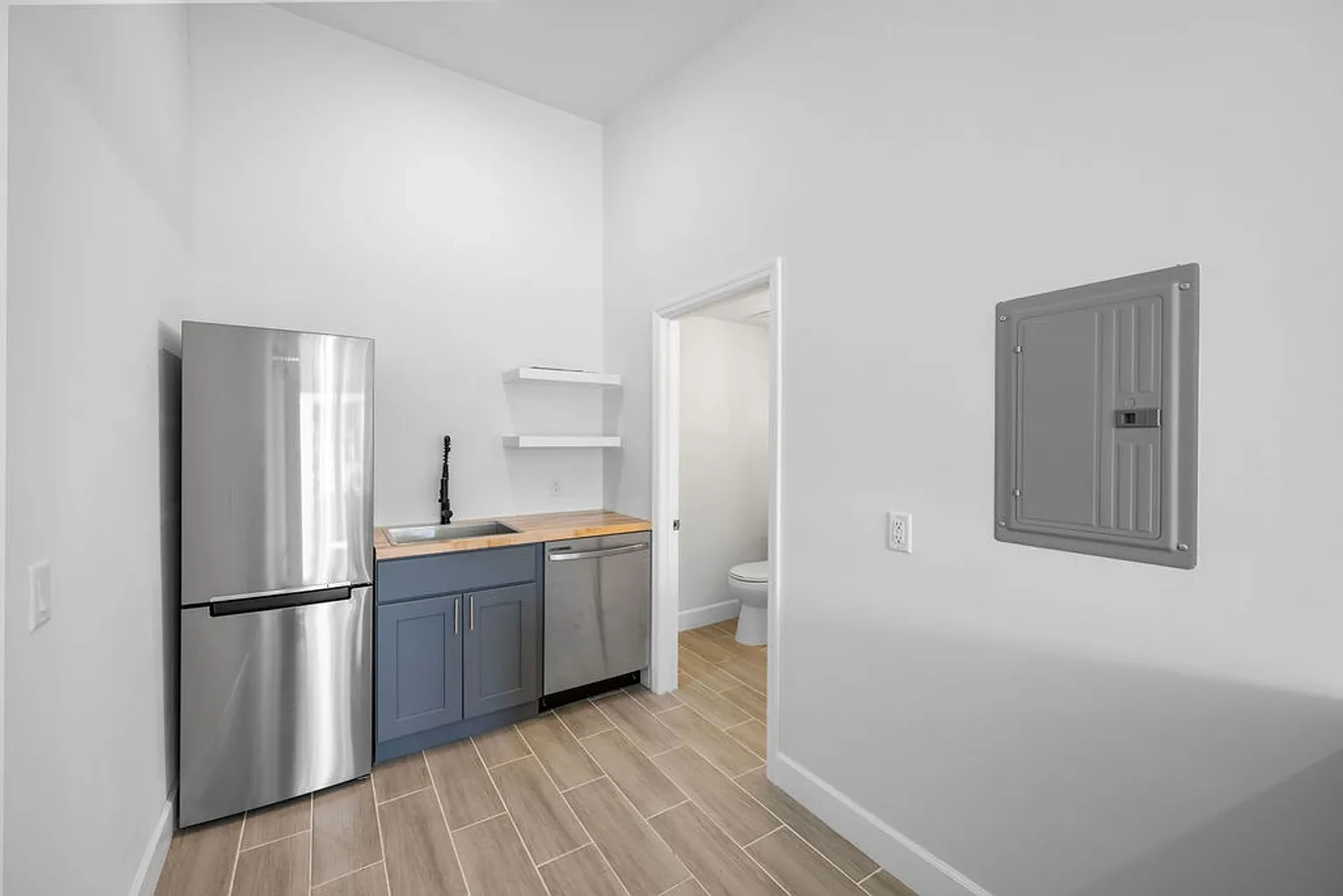 Australian Pines Apartments – photo 3