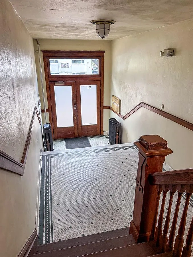 736 E 18th Avenue – photo 4