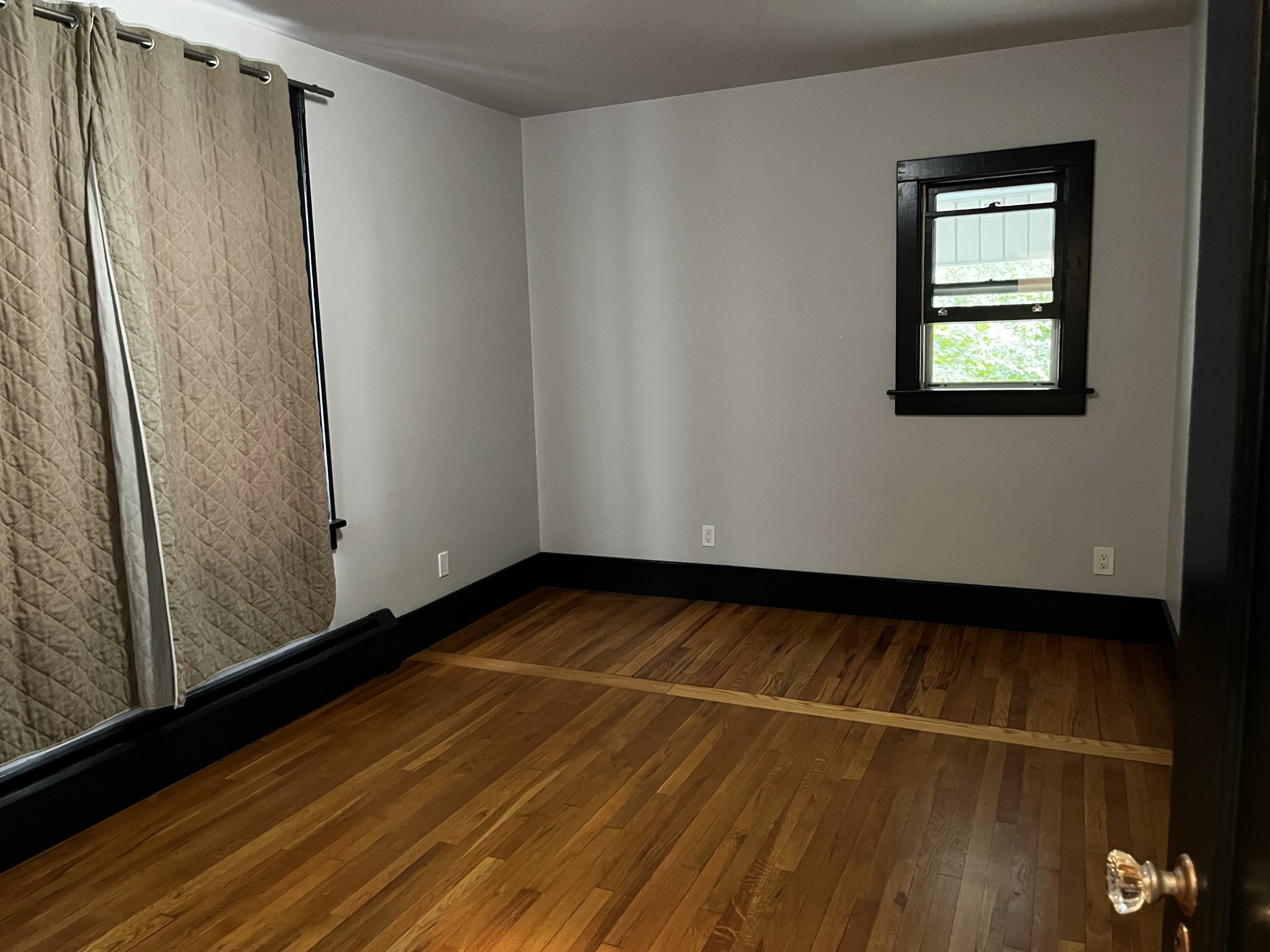 12 Bank St – photo 2