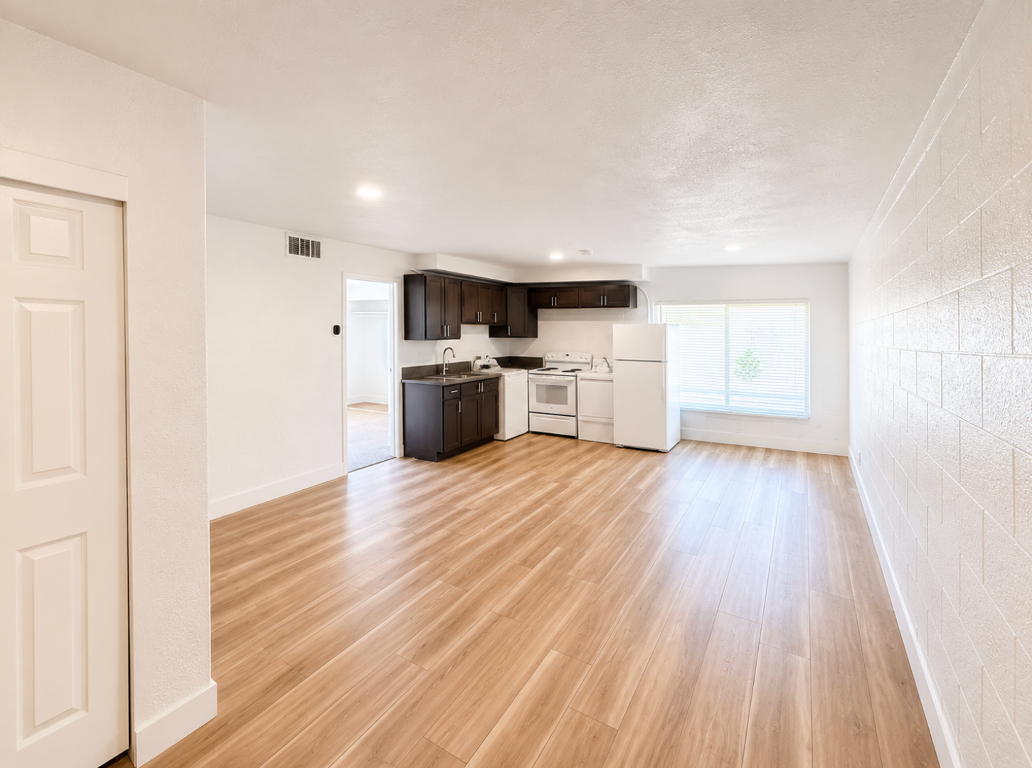 2901 E Elm Ave unit 3 – photo 2