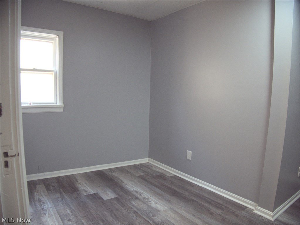 687 Broadway Ave – photo 4