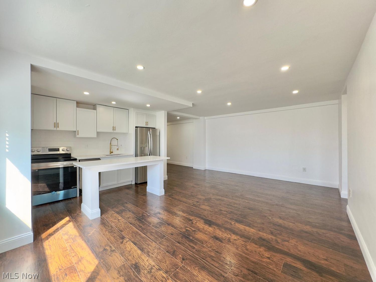 11720 Edgewater Dr unit 216 – photo 5