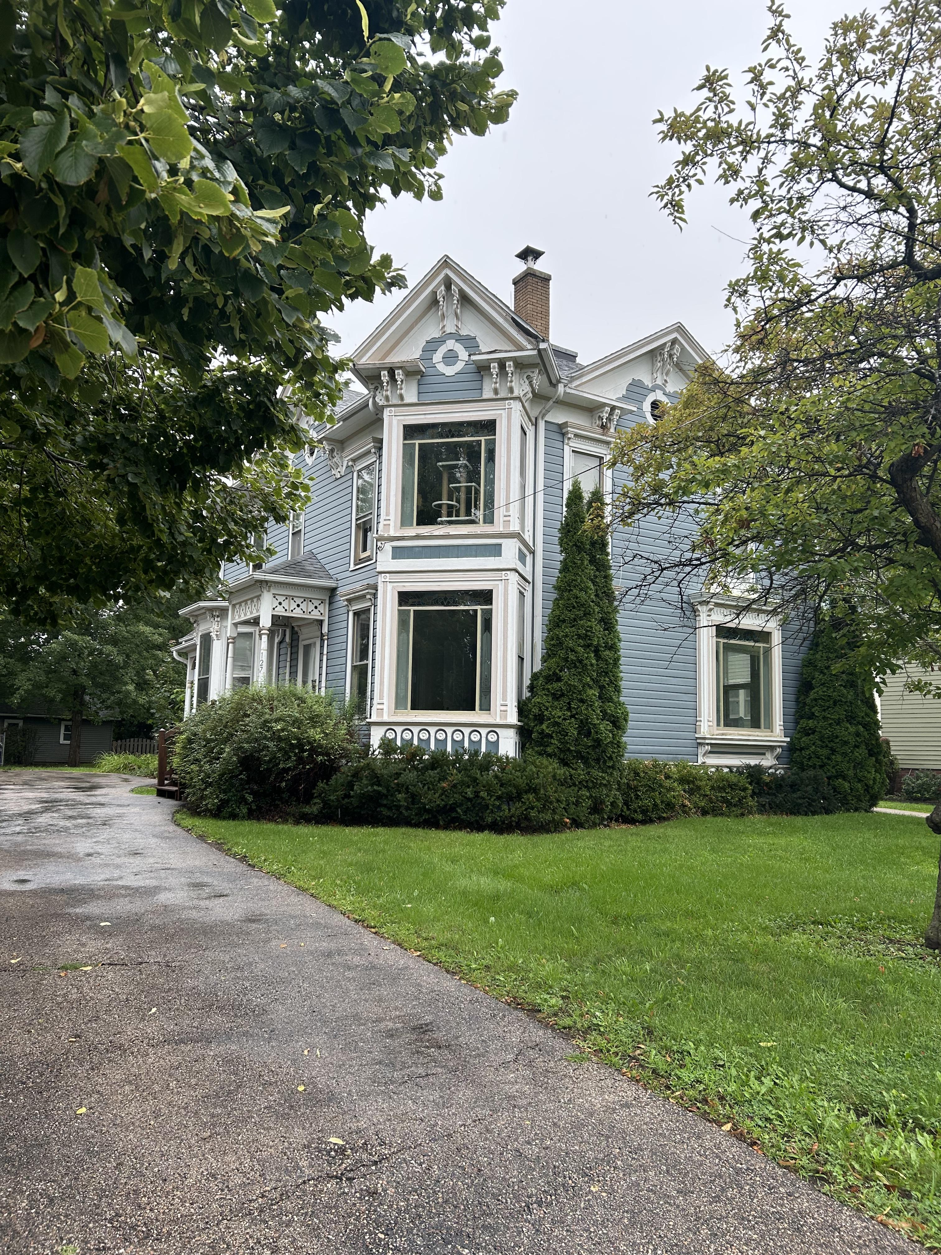 127 W Lincoln Ave unit 1 – photo 1