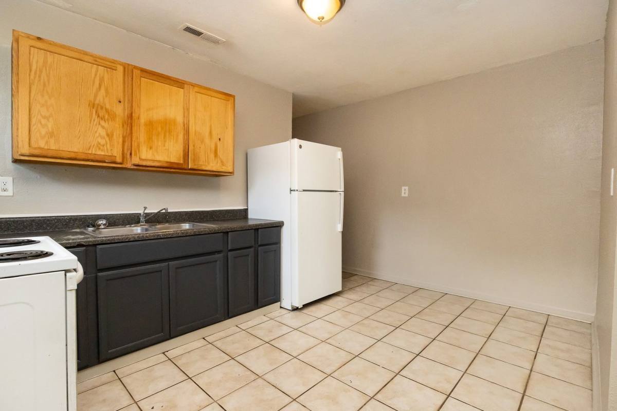 852 Arlington Ave unit 852 – photo 5