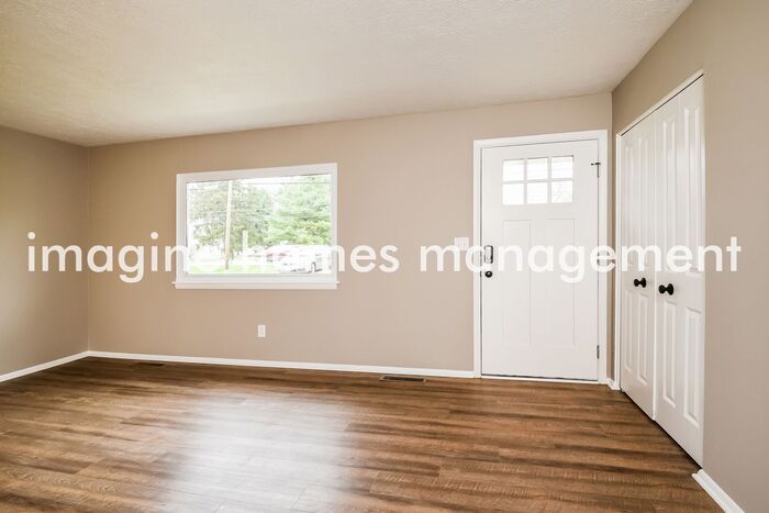 35143 Bainbridge Rd – photo 3