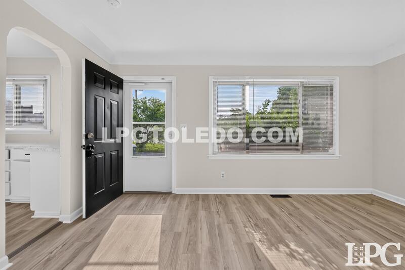 1525 Akron St – photo 2