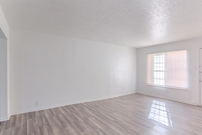 3501 Keltner Ave unit 102 – photo 4
