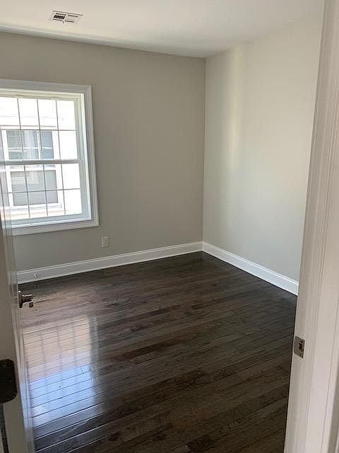 207 Seeley Ave – photo 4