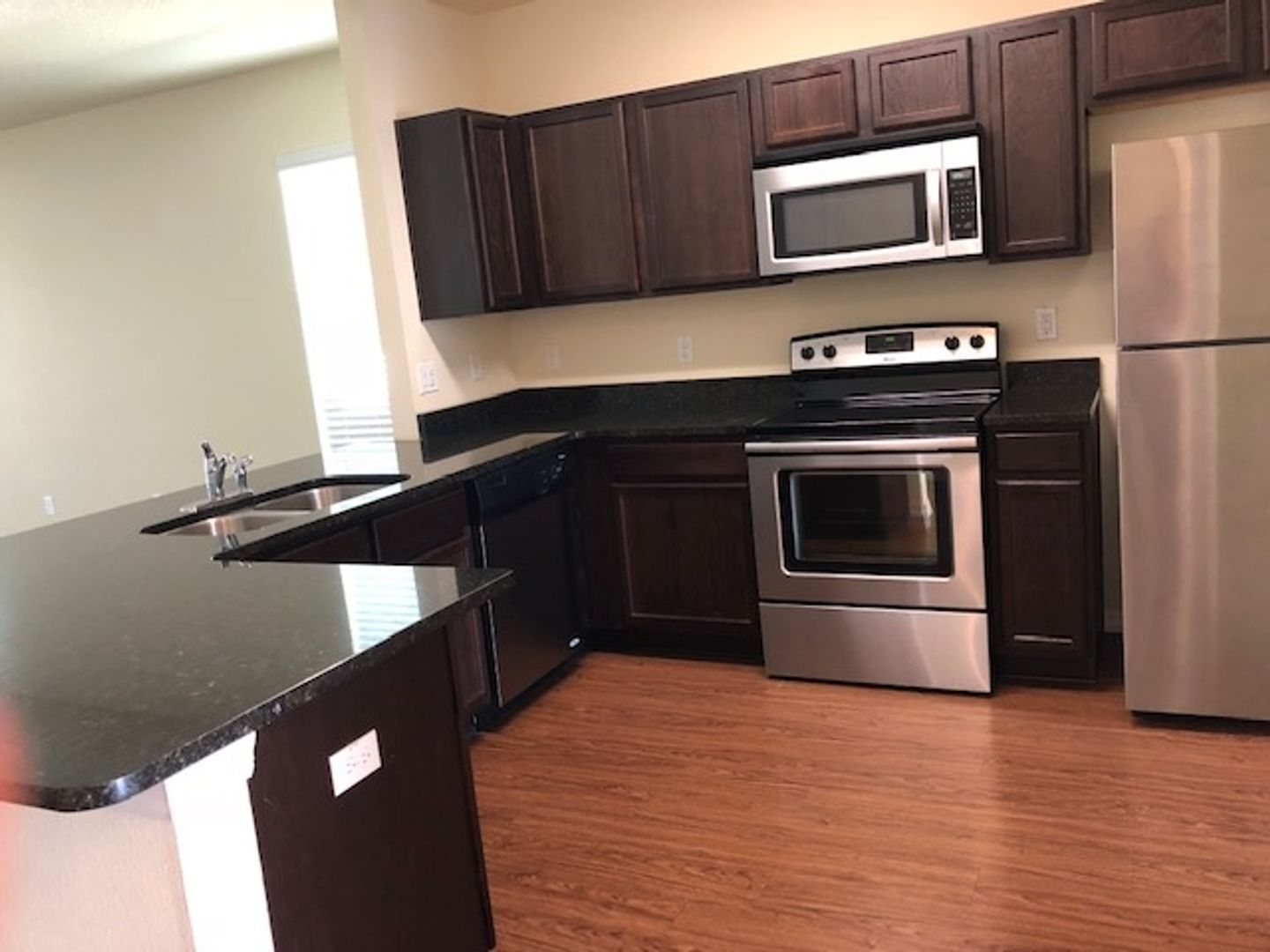 442 Belle Montclair Lp unit 2-463 – photo 3