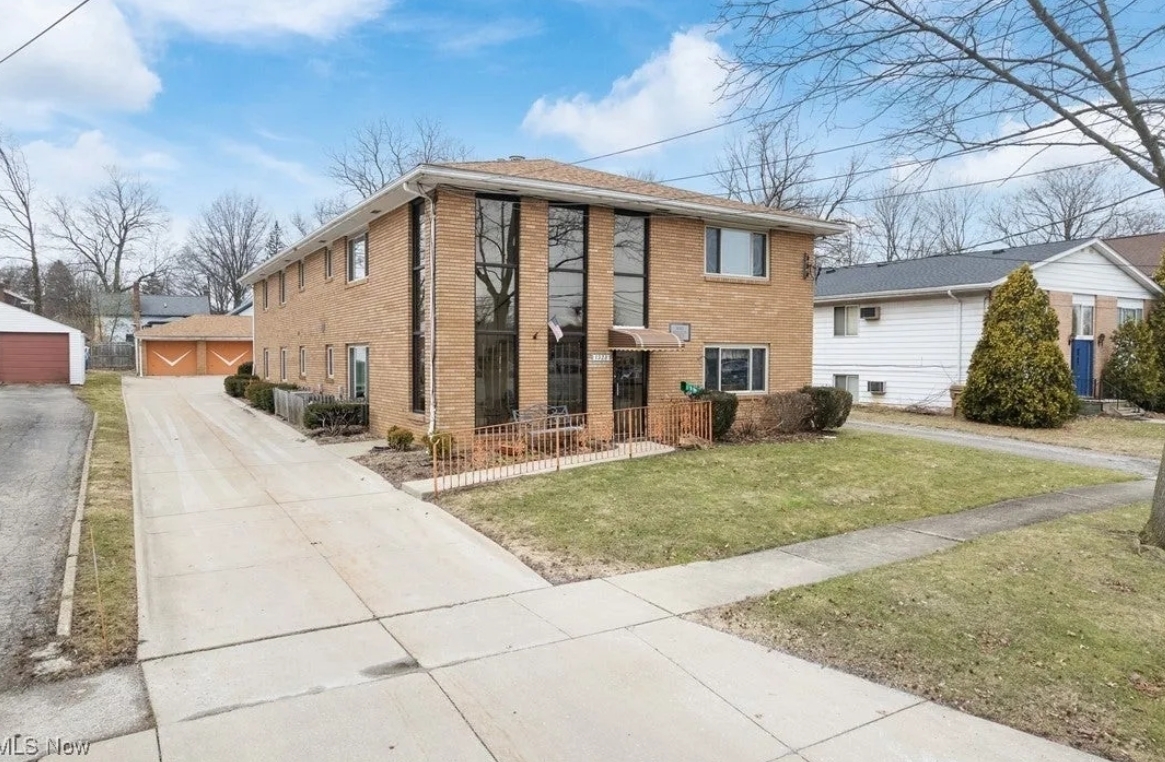 1928 3rd St unit 4 – photo 1