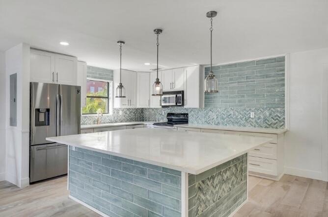 360 Wilma Cir #7 – photo 5