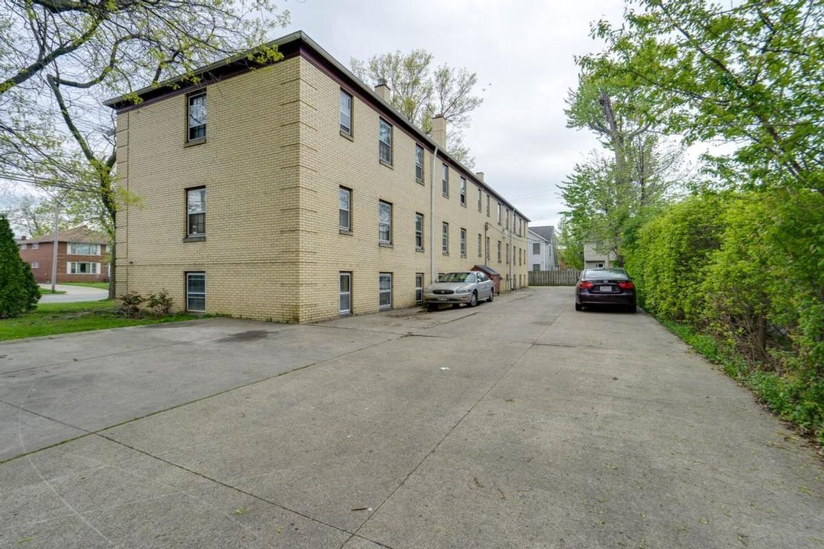 19351 Lakeshore Blvd unit Unit 8 – photo 2