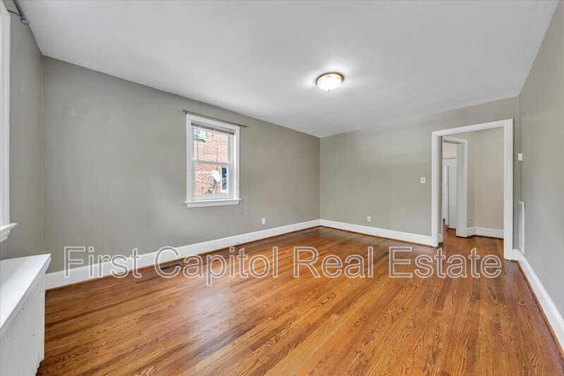 1228 Wasena Ave SW unit A – photo 3
