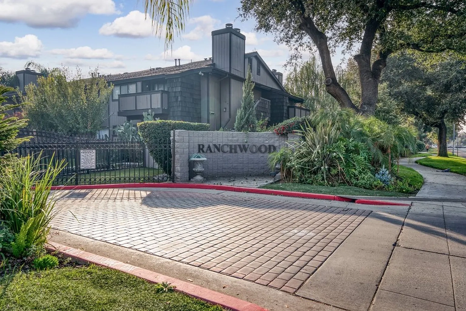 Ranchwood Condos – photo 3