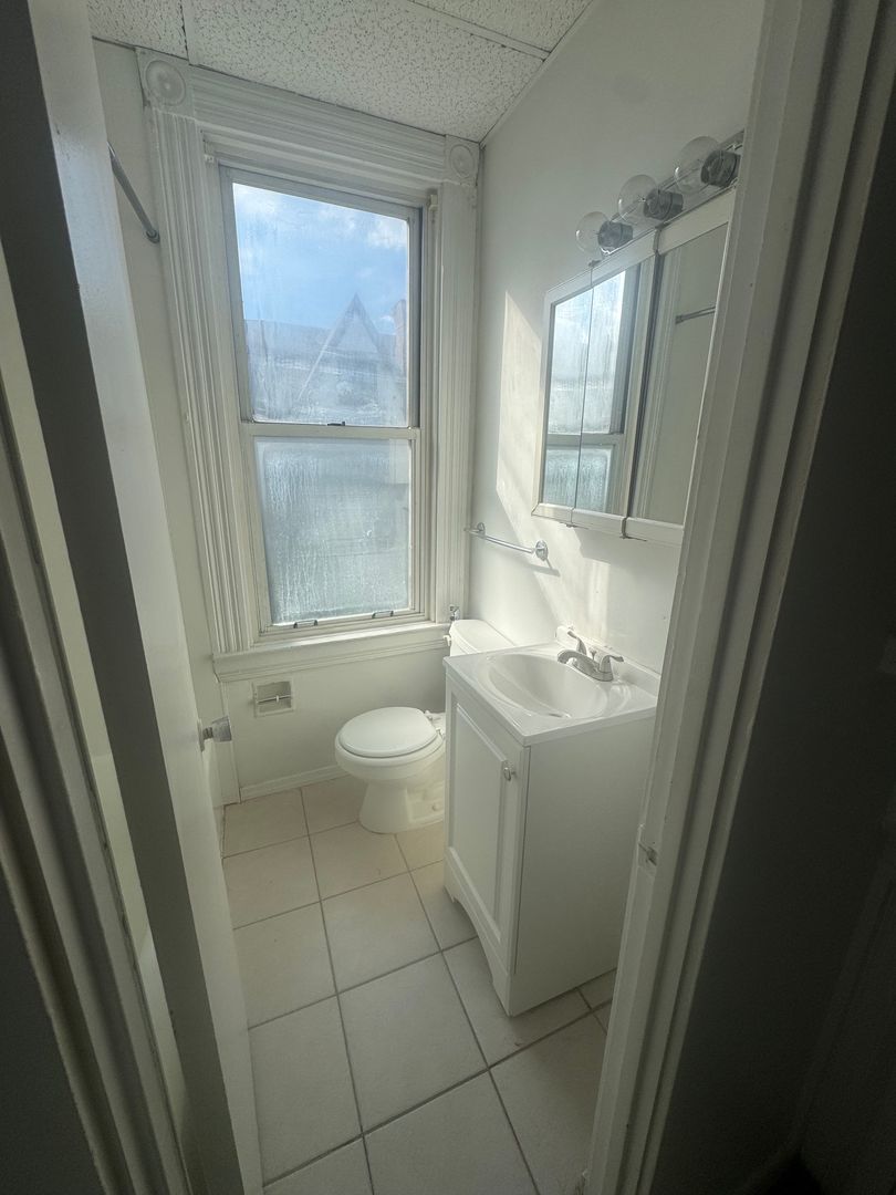 5132-5134 Keystone St unit 5132 Keystone St – photo 4