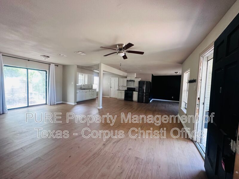 1325 Tyler Ave – photo 2