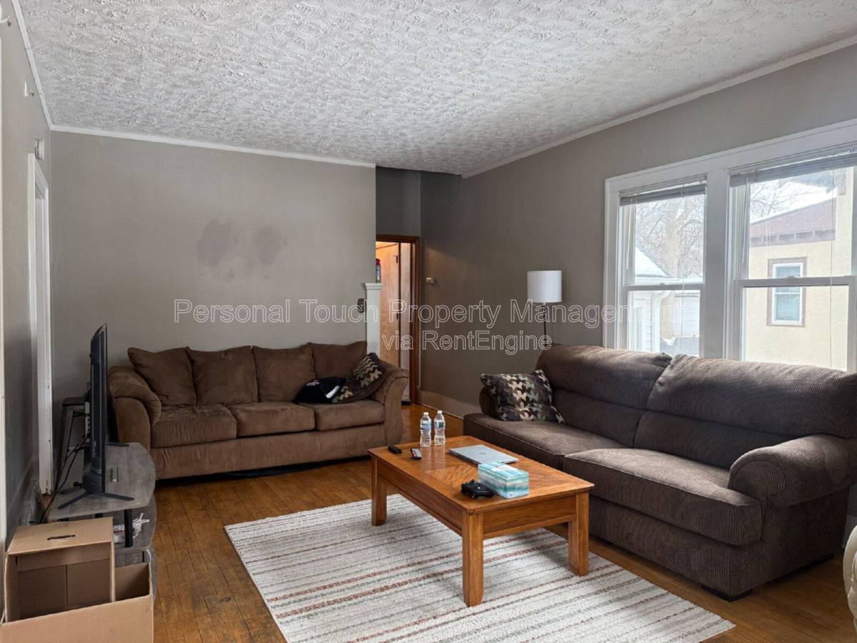 606 5th St S – photo 5