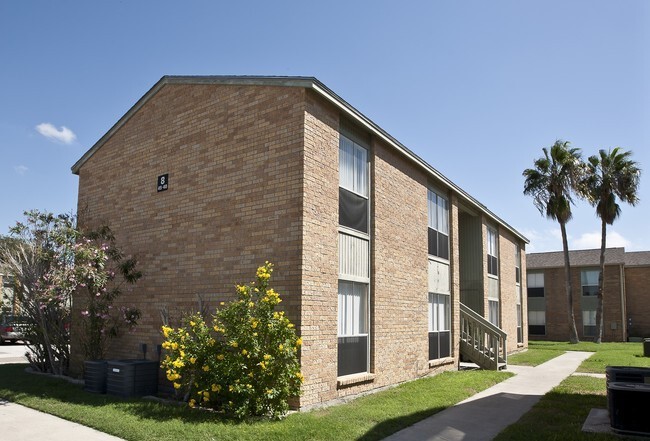 200 S Ave A – photo 1